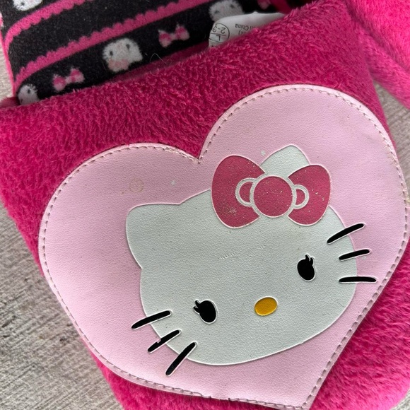 Hello kitty slippers - Picture 4 of 6